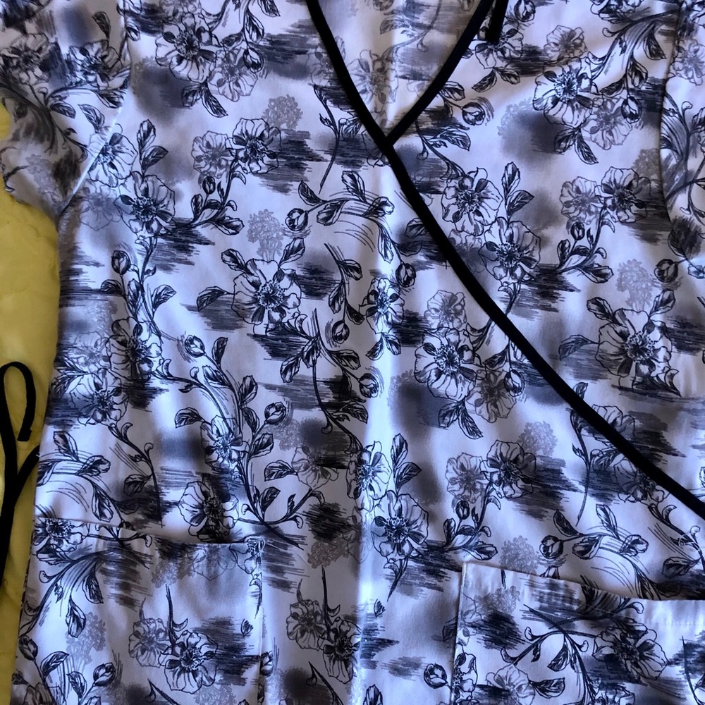 Absolute medium scrub top